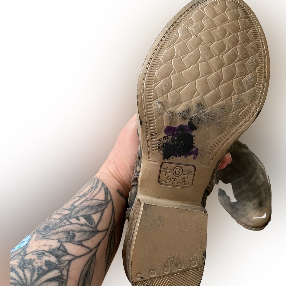 Circle G by Corral Distressed Leather Ankle Booties – Size 8 - Picture 8 of 13